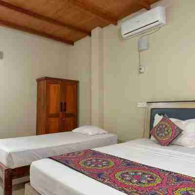 Elepath Lodge- Pinnawala Rooms