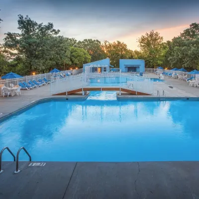 Cozy 2-bedroom condo with Table Rock Lake views in Kimberling City