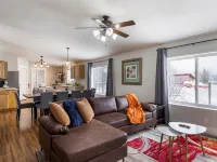Chic Home in Downtown Driggs! Hotels in Driggs