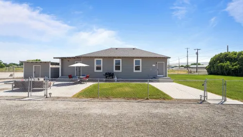 Pet-Friendly Home and Farm Style Experience
