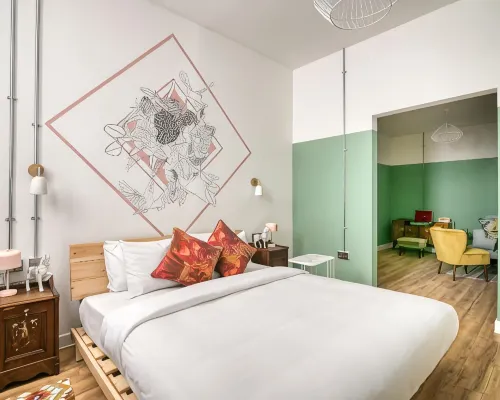 Malacuna Birmingham Hotels near محطة ويتون