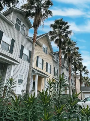 LAKEFRONT HOME NEAR DOWNTOWN CHARLESTON|4 BEDROOMS - Balcony