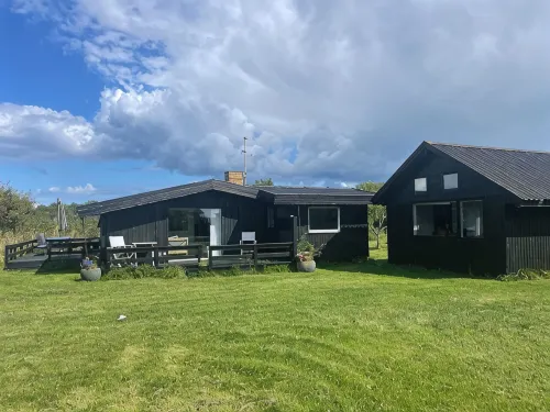 4-bedroom cabin in delightful Sjællands Odde 100m to the beach - 3-Star