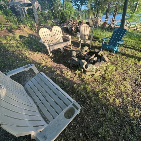 Cozy 3-bedroom cabin with free BOAT SLIP