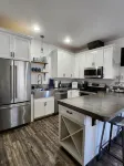 Unique & cozy barn apartment on 5 acre riverfront farm. - Apartments