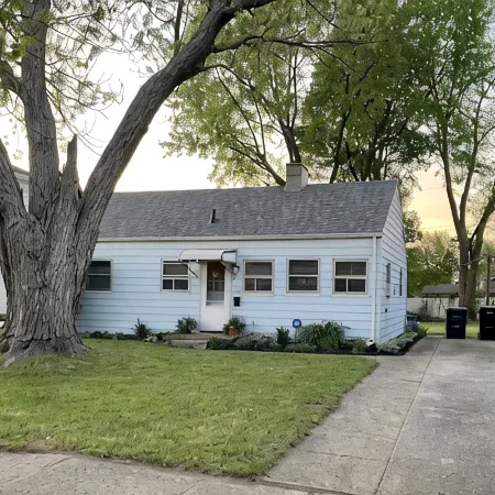 Awesome Unbeatable 5-Star Location…walk to ND in 10 minutes!