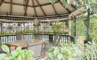 Charming Peaceful Two-Bedroom Apartment