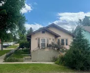 Spacious Vintage Getaway. Walkable!