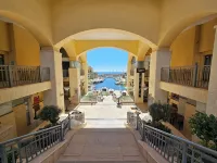 Stunning Seafront Portomaso Apartment w/terraces - Apartments