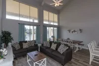 Beautiful Remodeled Luxury Waterfront Property- 3BR/2.5 bath-Sleeps 11!!!