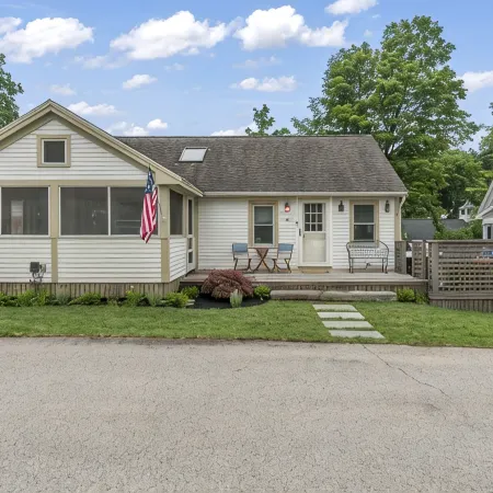 High Tide Cottage is located in town and just steps from Ogunquit Beach!