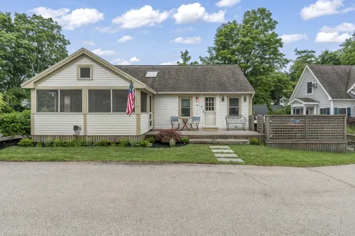 High Tide Cottage is located in town and just steps from Ogunquit Beach!