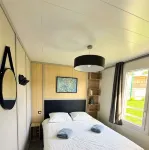 Charmant Chalet Dans un Parc Avec Piscine - Hytter