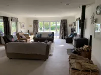Large Sunny Holiday Home - جاكوزي