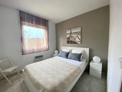 500 m from beach comfort, private wifi Fibre, bed linen, swimming pool, parking, advantages - Apartments