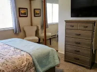 Plumas Pines Golf Resort. Updated Condo on the 4th Fairway. EV Charger on Site. Hotels in Plumas Eureka