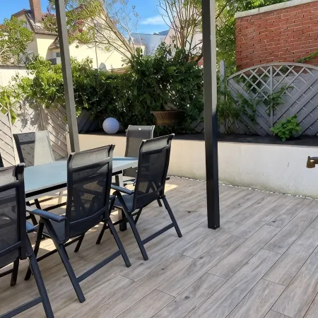 Old smithy, 8 persons, 2 bathrooms, 4 bedrooms, downtown, quiet, wifi