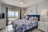 Paradise Found! Fabulous, Flexible, Beach Front Luxury! HotTub, Best Location!