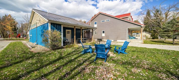 Sumner Sands Cottage. A Stylish 3BR Getaway – Walk to GOTL Strip Hotels in Geneva-on-the-Lake