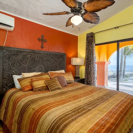 Beachfront Estate Sleeps 12! Walk Everywhere in Los Barriles with Pool & Spa