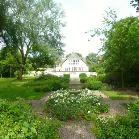 Perfect for family reunions & workshops: luxurious manor house near the beach