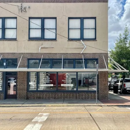 Unit A - 2-bedroom 2 bath condo in wonderful Downtown Hammond with AC, WiFi