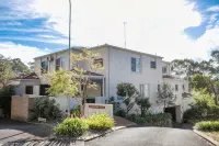 Batemans Bay’s Beach Holiday apartment 200 mts to Denhams and Surf Beach. - Wifi
