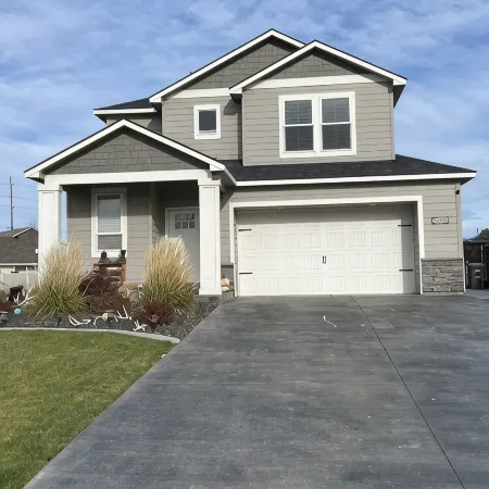 New, 3 Bedroom Home Centrally Located in Moses Lake with Room for all Your Toys!