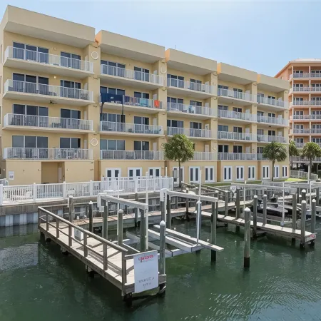 Newly Remodeled Waterfront Retreat~Amazing Views~Steps to the Beach