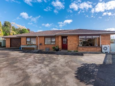 Raumati DelightWalk to the beach, play area & village. Comfy, family feel home