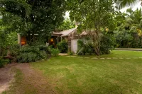 Salt Box: an Enchanting Historical Property with a Pool のホテル