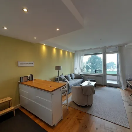 Apartment Seaside, Sea View, Parking Space, Wlan, Elevator, 2 Balconies, Family-Friendly