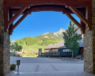 Retreat in the Heart of Mt Crested Butte!  Skin-In/Out - Studio/Pool/Hot tub