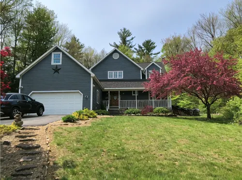 Privacy yet close to downtown Saratoga - Homestays