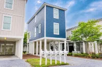 The Navy Blue Bungalow- Cozy Cottage on the MS Gulf Coast