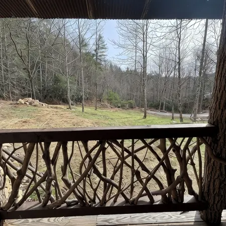 Mountain Hideaway! A Beautiful Creekside Cabin Now With New Lower Rates!