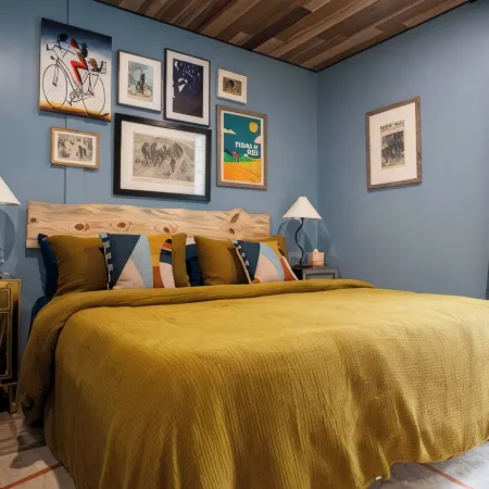Luxury Lakefront Container Home - Sauna, Fishing, Kayaks & Mountain Views