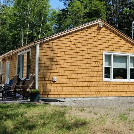 Cozy Cottage with stunning views of Stover's Cove.