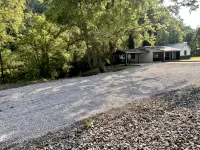 Creek View Retreat 3 Bedroom- 2 Full Bathroom.  Cozy home Hotels in Tug Hardee