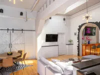 Expansive Open Loft Apartment in the Middle of Downtown. Great for Groups. - Apartments