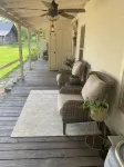 Original Farmhouse est <1920, Professionally Designed, Charm & Comfort in mind!