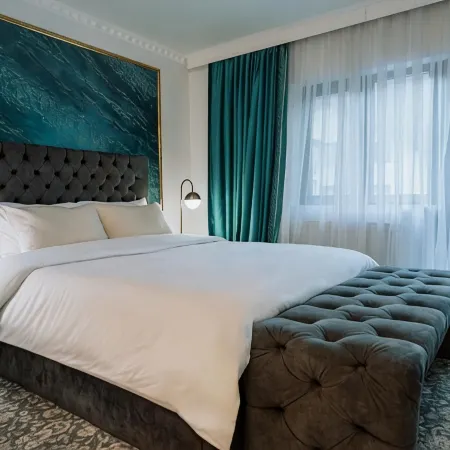 Suru Hotel & Restaurant