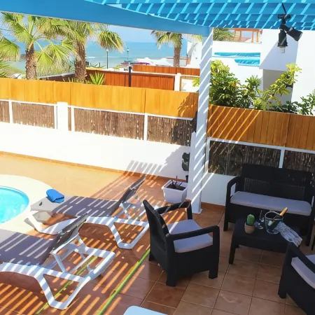Privilege Bay- Villa Delhi-sea view and natural park view. Beach front location.