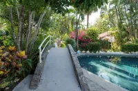 Elegant Tropical Villa  Retreat,Across the Street from Wonderful Tamarindo Beach - Villas