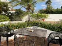 Beautiful oceanfront villa with beach and great house reef - Villas