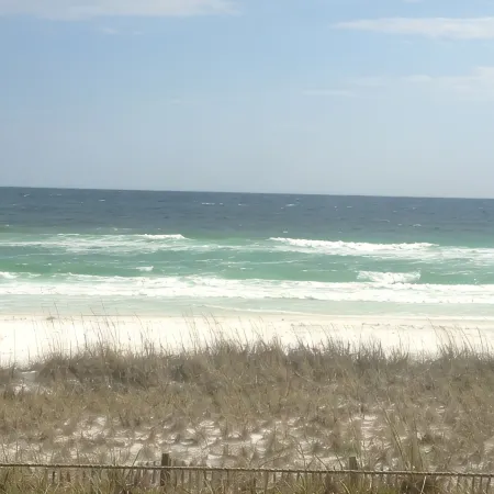 Beachfront @ Crystal Sands + Paid Beach Service and Upgraded