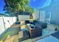Dee's Lounge, Your Relaxation Oasis - Wifi