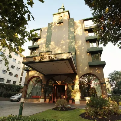 هوتل توريمايور ليون Hotels near لاس كوندِس