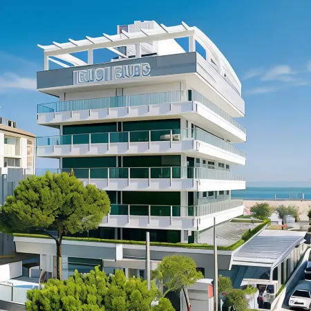 Club House Hotel