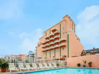 Paradise Plaza Inn Hotels near Boardwalk